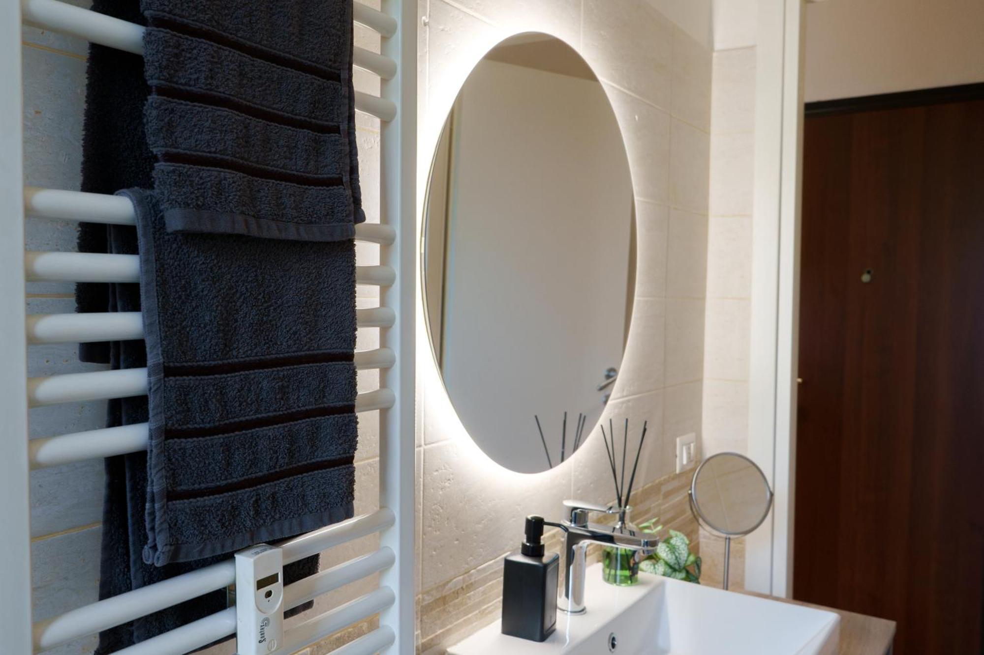 2Min Metro Rossa-20Min San Siro-Ac-Parcheggi Apartment Milano Ngoại thất bức ảnh